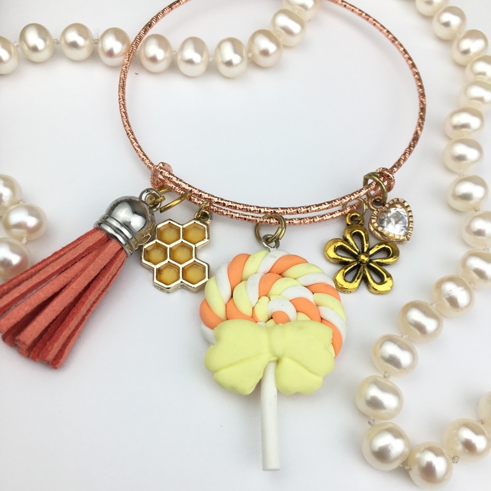 ✨3/20$ SWEET AS HONEY CHARM BEACELET